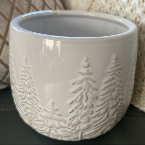 Pretty WHITE Ceramic SNOWY EVERGREEN TREES Candle Holder PLANTER Container - Picture 5 of 12